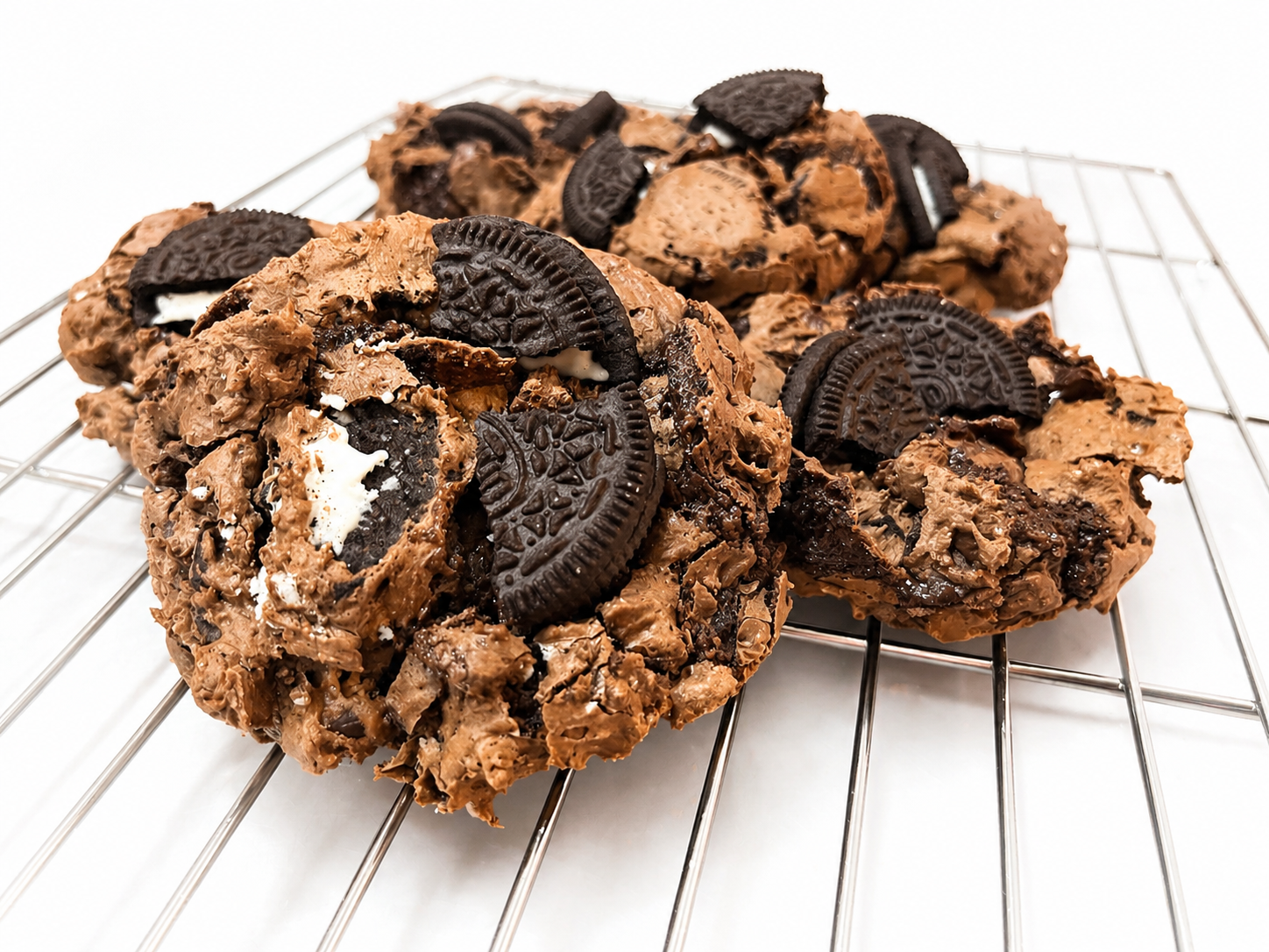 Chocolate cookies loaded with cream cookies